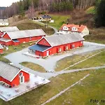 Hyttelaven Pa Furuholmen *