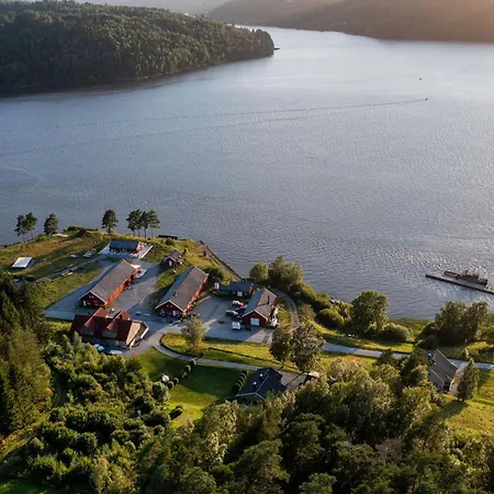 Hyttelaven Pa Furuholmen *