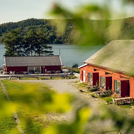 Hyttelaven Pa Furuholmen *