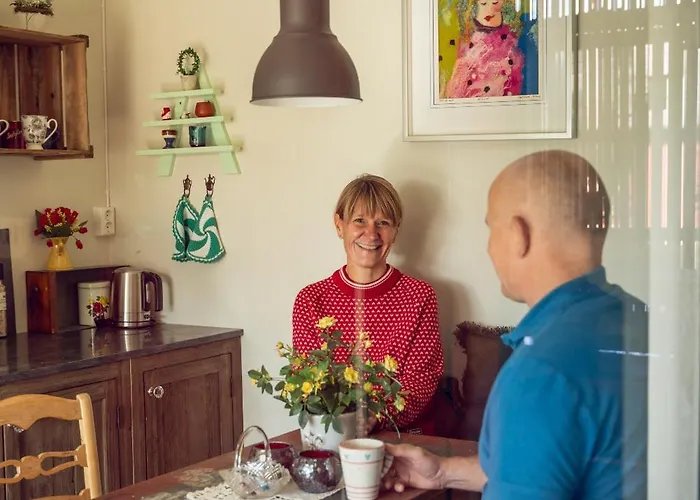 Hyttelaven Pa Furuholmen *