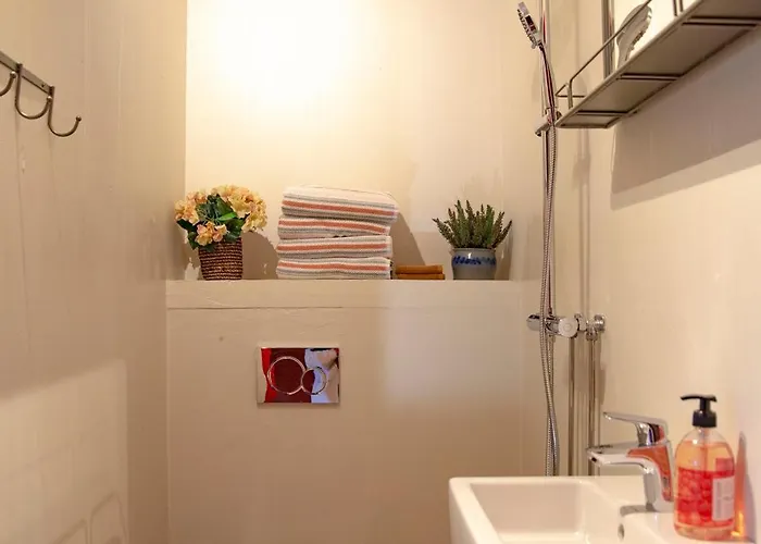 Hyttelaven Pa Furuholmen